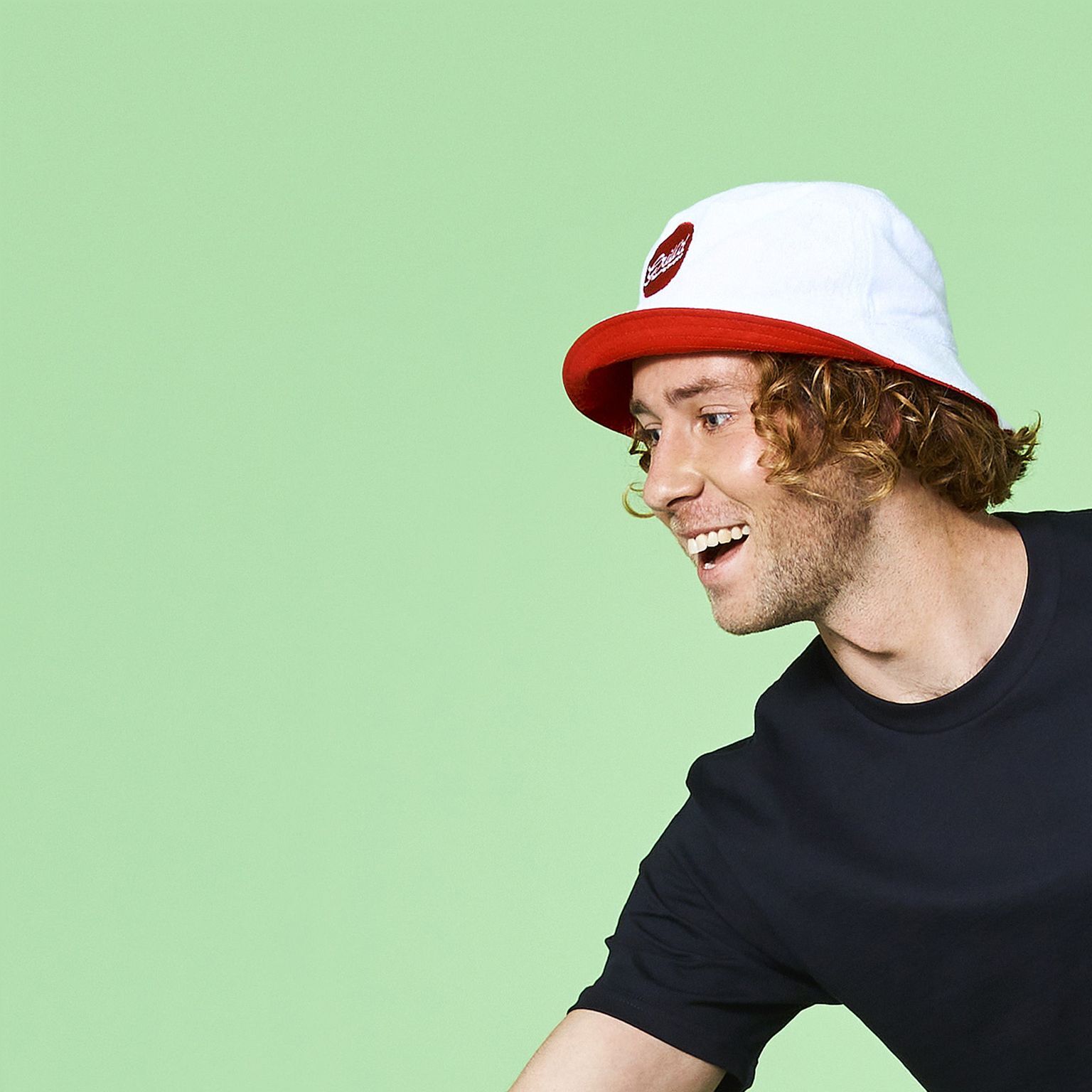 eidNYqOU Reversable Bucket Hat