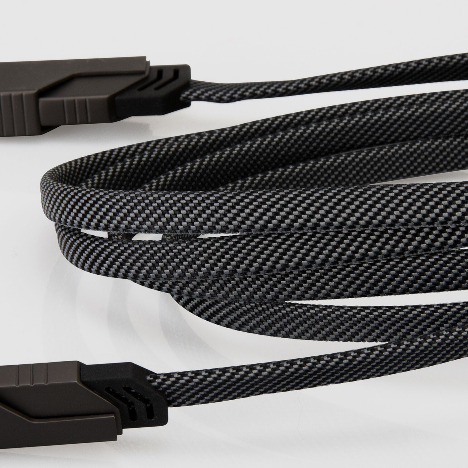 INGENIO Quantum Universal Charging and Data Cable